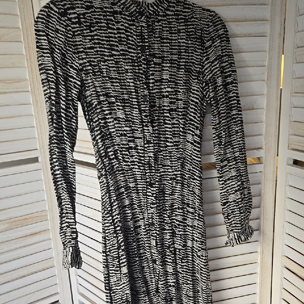 Black and White Patterned Women's Dress
